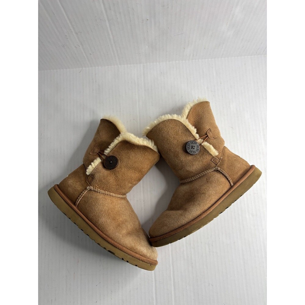UGG Australia Bailey Button Chestnut Sheepskin Suede Boots Women's Size 7